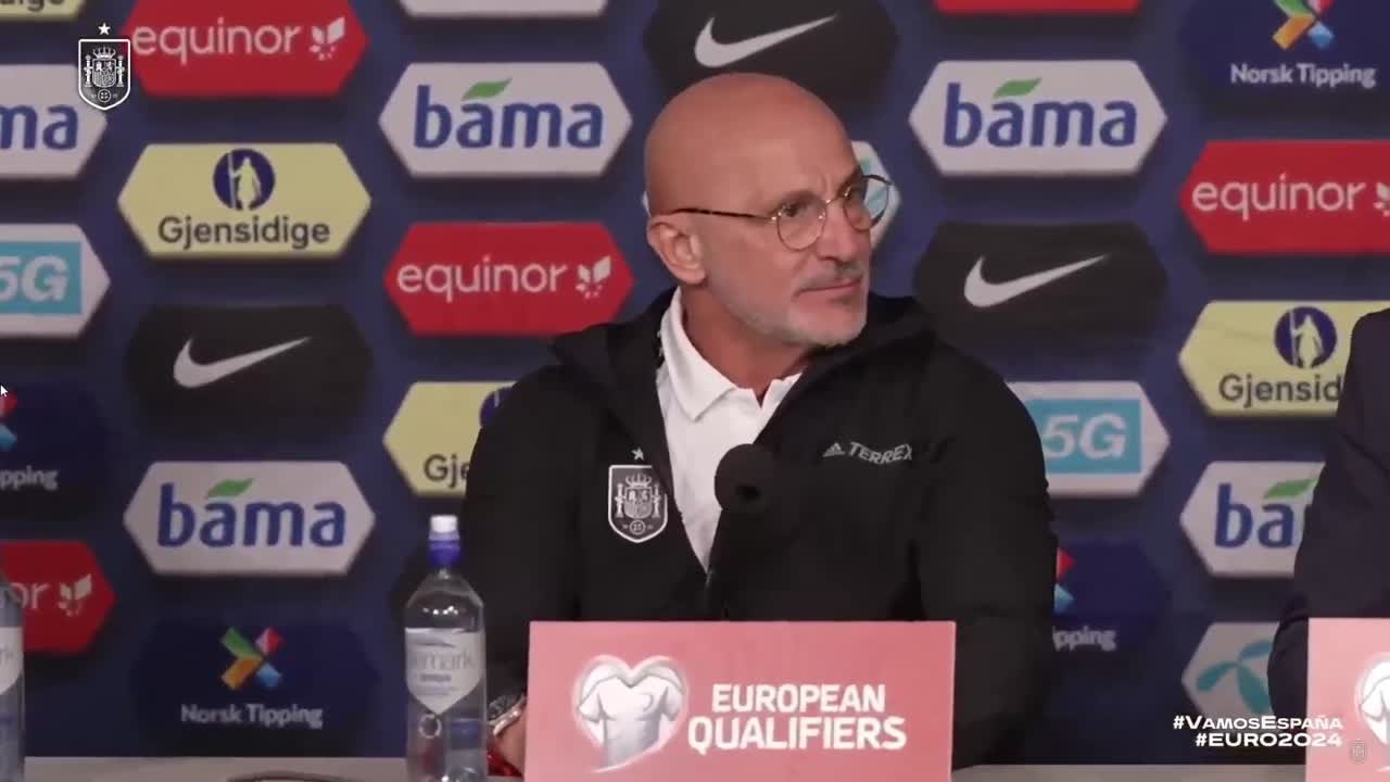 Rueda de prensa de De la Fuente tras el Noruega-España