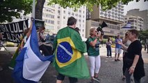 Centenas marcham em Copacabana em apoio a Israel
