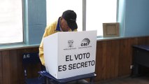 Concluye votación presidencial de Ecuador, y González y Noboa esperan primeros resultados
