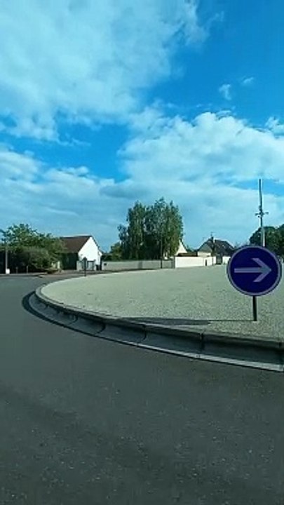 Chartes Bus 1 Direction Barjouville - Pluviers  #france #bustour #bus #frenchcity #francetour  (23)