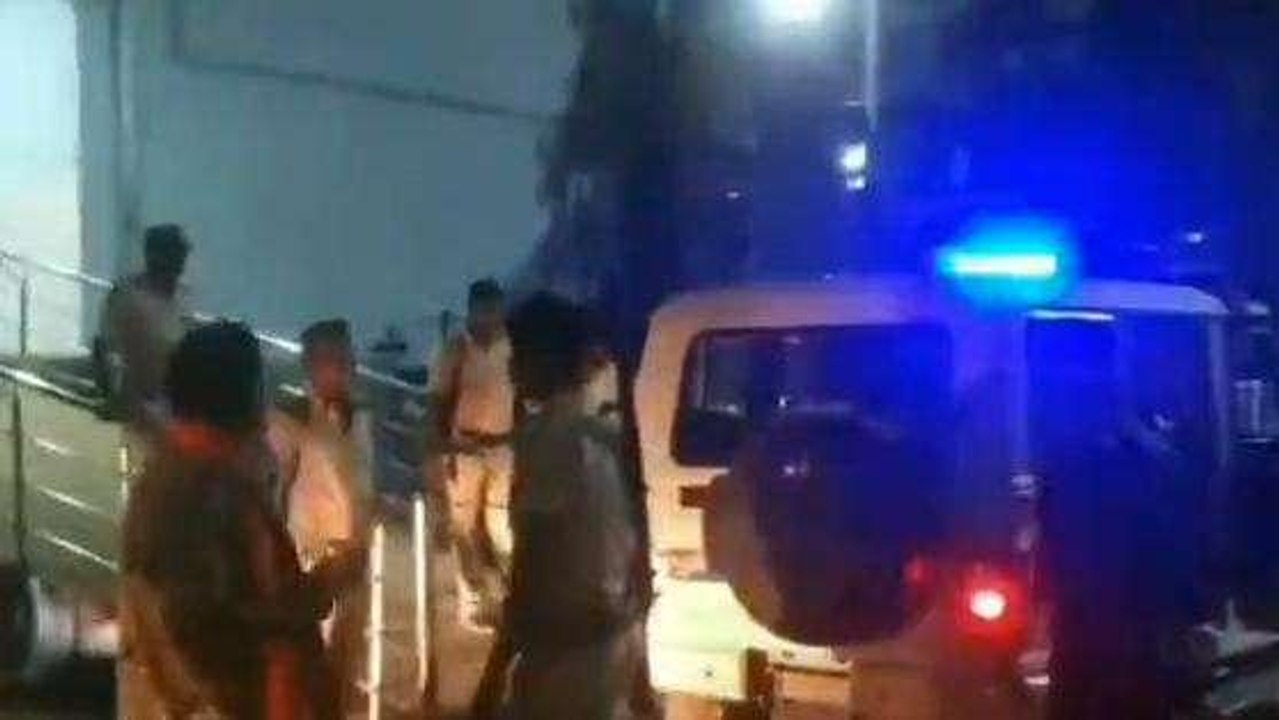 खगड़िया: अनियंत्रित ट्रक ने बाइक सवार दो युवकों को रौंदा, एक की मौत, दूसरे की हालत गंभीर