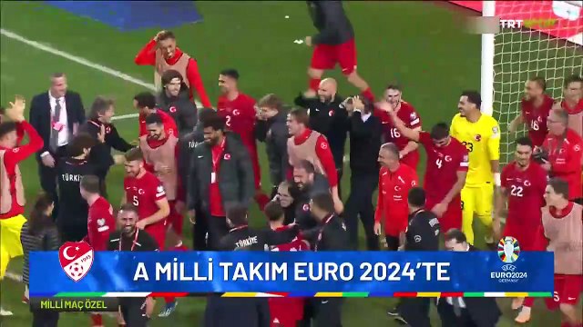 Dans quelle équipe joue Yunus Akgün et à quel poste joue-t-il ?