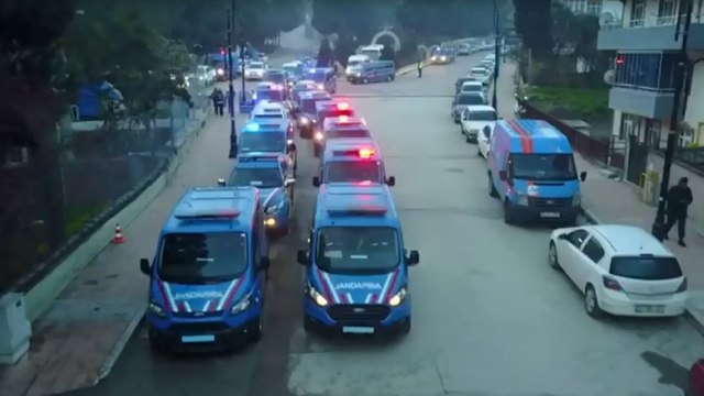 İki çete daha çökertildi, yüzlerce banka hesabına el koyuldu