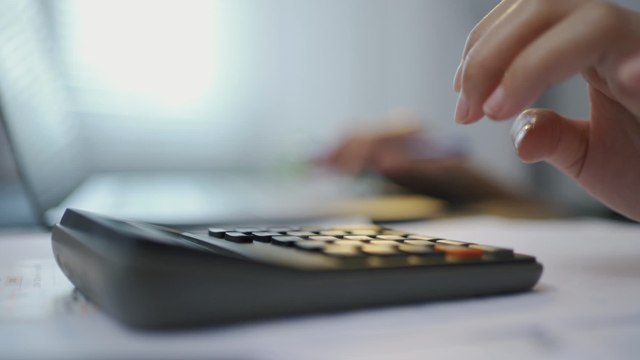 Bas salaires, contrats courts… les grands thèmes au menu de la conférence sociale