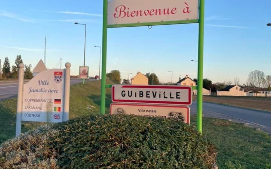 Plusieurs panneaux de communes de l'Essonne intervertis par des blagueurs