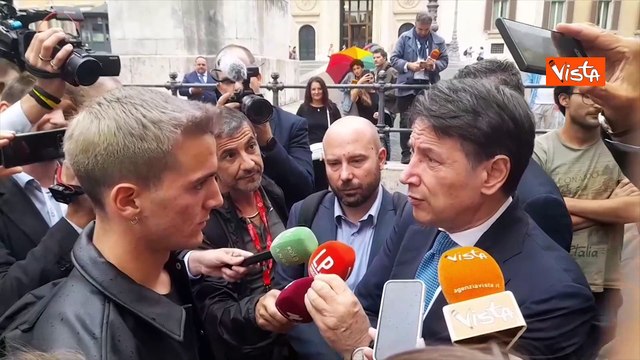 Tende a Montecitorio contro caro affitti, uno studente a Conte: Grazie per come ha gestito pandemia