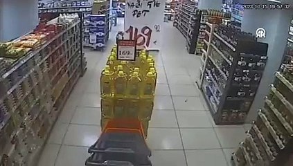 Düzce'deki 3,9 büyüklüğündeki deprem kamerada