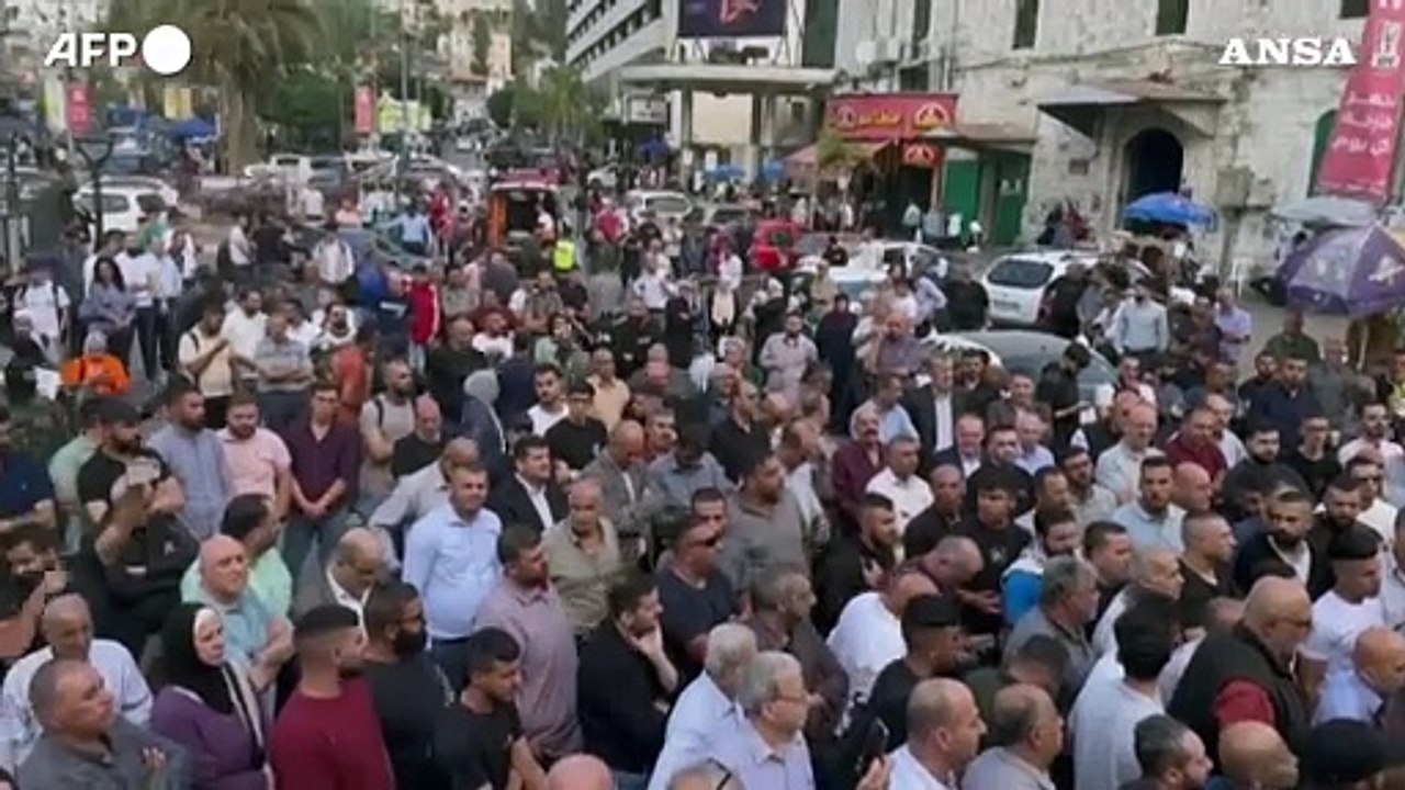 Gaza, l'ira ai funerali degli uccisi nella zona sicura