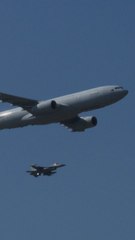 미국 최강 전투기와 전략폭격기 한반도 출격! 김정은 두려워한 랩터의 공개와 그 의미 ✈️