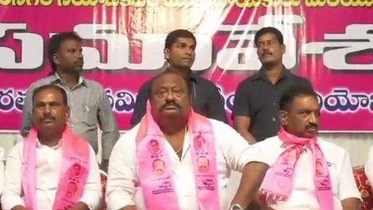 కరీంనగర్: పదవి నాదే అయినా భిక్ష మీదే