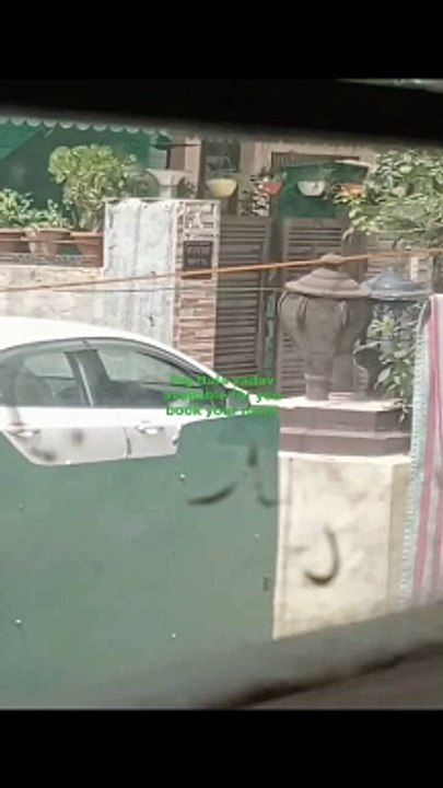 Raj Bala yadav ke piche suberar chamoli gayar hua