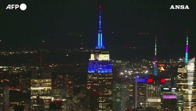 Usa, l'Empire State Building illuminato con i colori della bandiera israeliana