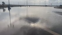 Ostia, Pontile diventa lago dopo bomba d'acqua - Video