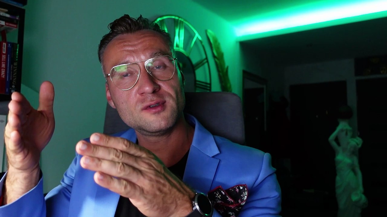 Ludzie muszą myśleć inaczej jeśli robią content na swoją stronę, kontra na social media.