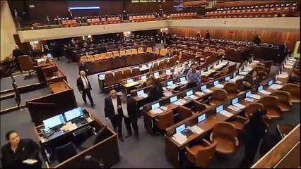 İsrail meclisinde bomba paniği! Vekiller sığınağa girdi