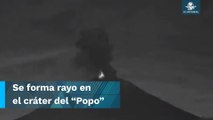 Captan explosión y rayo en el Popocatépetl durante la madrugada