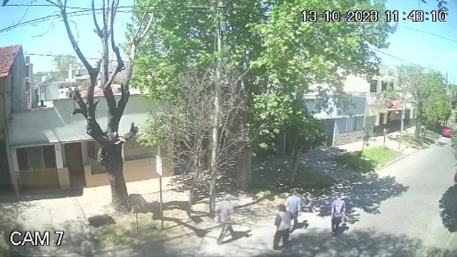 Brutal ataque de albañiles a un vecino que se quejó por los ruidos en La Plata