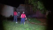 Maconheiros ateiam fogo em área de mata e dão trabalho aos bombeiros no Pioneiros Catarinenses