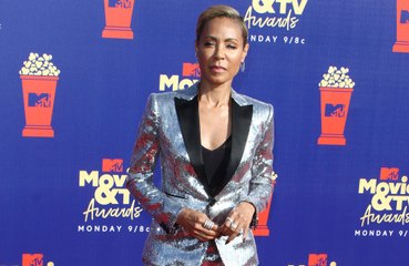 Jada Pinkett Smith says she opened her memoir by telling how she contemplated suicide