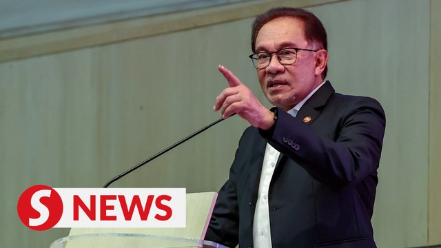 PM tells public varsities not to refuse students who cannot pay fees