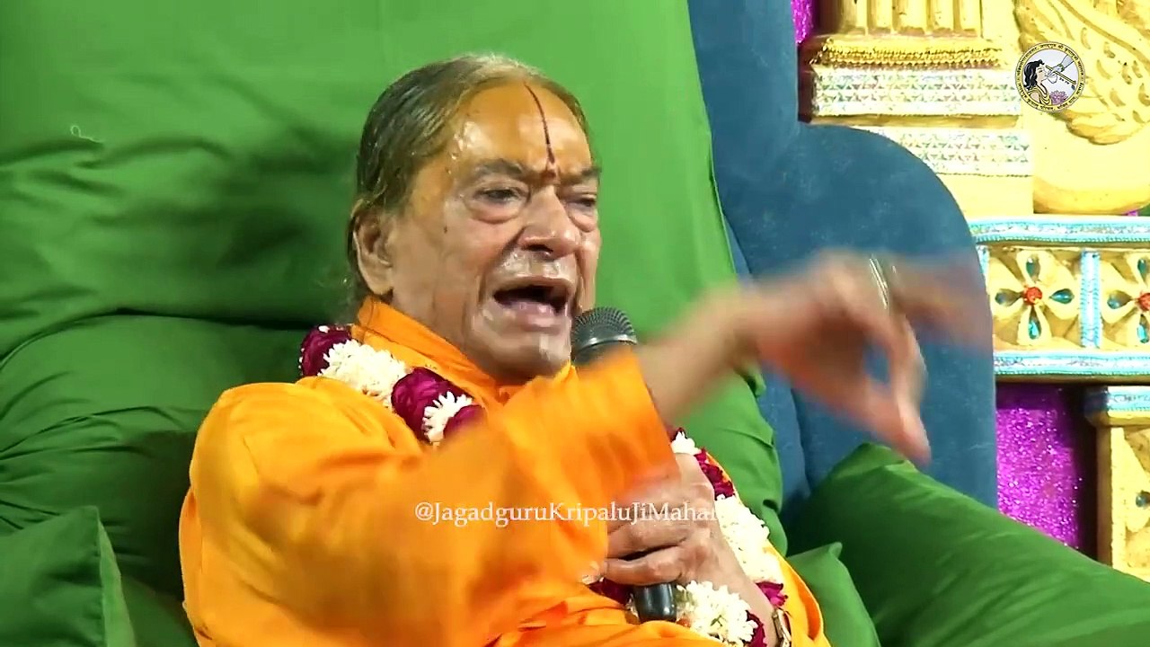 कैसे हो संसार में रहकर भगवान् की सेवा_ Jagadguru Shri Kripalu Ji Maharaj _ Pravachan
