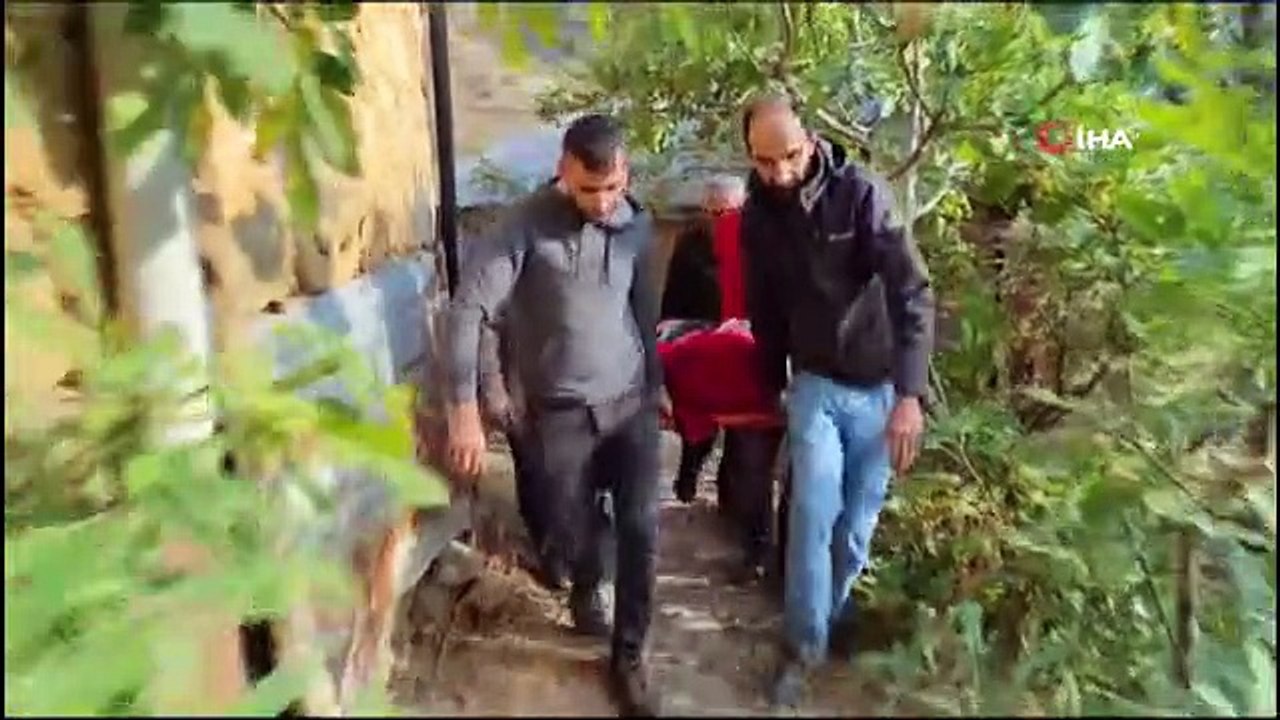 Ambulans helikopter ağaçtan düşen 82 yaşındaki Mevlüt amca için havalandı