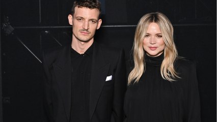 Niels Schneider gêné par une question sur Virginie Efira dans En aparté, "Put*in je parle trop..."