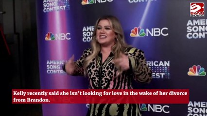 Kelly Clarkson credits her mum due to her feelings.