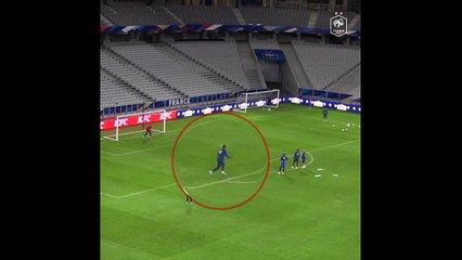 Le missile de Mbappé à l'entraînement impressionne, sa réaction amuse la toile