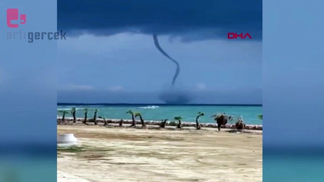 Adana'da denizde çıkan hortum cep telefonu ile görüntülendi