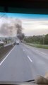 Caminhão pega fogo e interdita BR-381 em Perdões