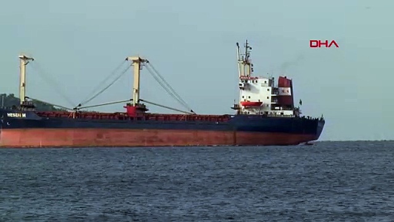 MALTEPE AÇIKLARINDA KARAYA OTURAN KURU YÜK GEMİSİ BULUNDUĞU YERDEN KURTARILDI