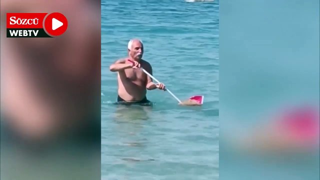 Muğla’nın cennet koylarında deniz anası paniği, küreklerle topladılar