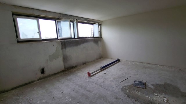 L'un des appartements en travaux du grand chantier de réhabilitation du Cèdre Bleu à Nancy