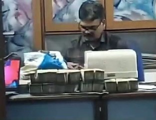 गणपति प्लाजा से करोड़ों की नकदी निकलना शुरू, लॉकर्स से बाहर आ रहा सोने का भंडार