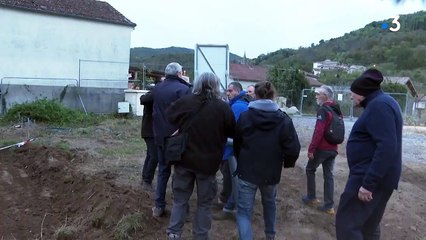 Une bonne soeur plaque un écolo au sol... en mode rugby