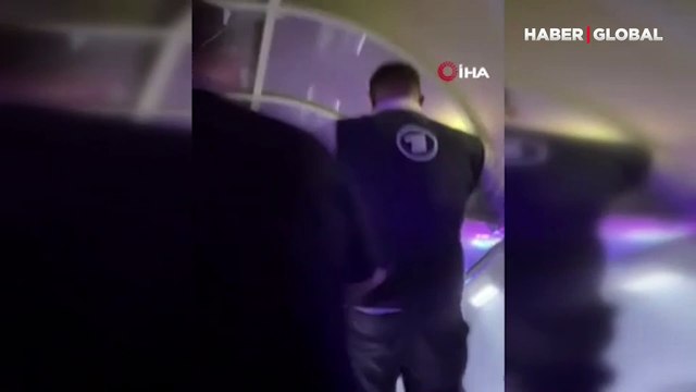 Almanya Başbakanı Scholz'un içinde bulunduğu uçak tahliye edildi 