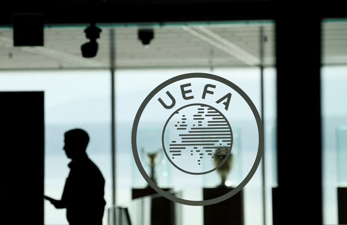 Euro Qualifiers hold minutes silence for Brussels shooting victims