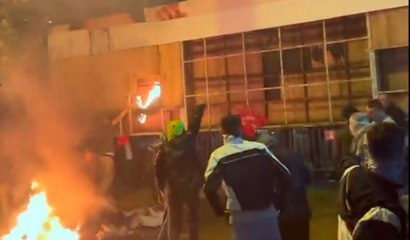 Asaltan e incendian el Consulado de Israel en Estambul