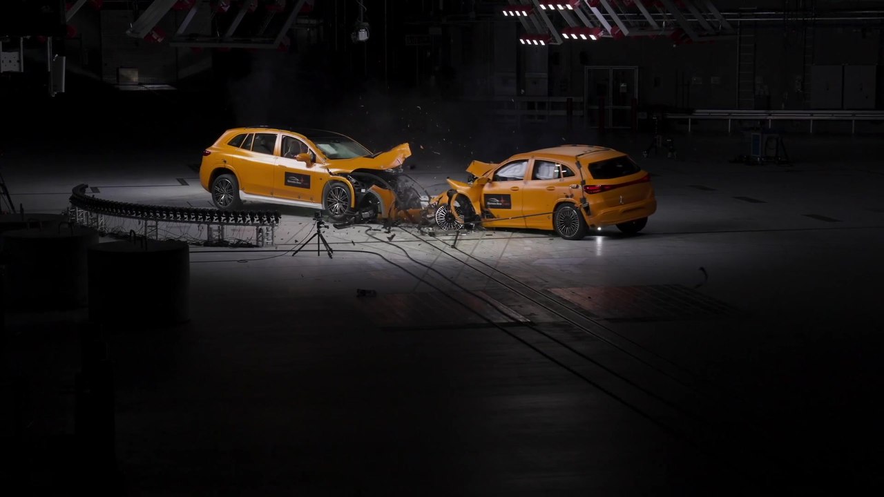 „Real-life“-Crashtest - Mercedes-Benz Elektrofahrzeuge sind so sicher wie alle Modelle mit dem Stern