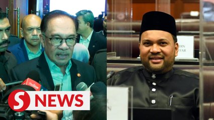 Descargar video: 'Prove it', Anwar tells Hamzah on allegations of pressuring Opposition MP for support