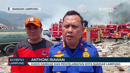 8 Mobil Pemadam & 6 Excavator Atasi Kebakaran TPA Bakung