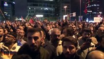 İstanbul'da İsrail Başkonsolosluğu önünde İsrail'in Gazze'deki hastaneye saldırı protestosu