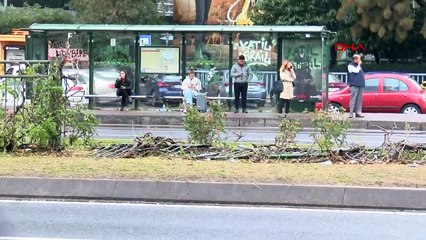 İsrail Başkonsolosluğu'nun Çevresi Demir Bariyerlerle Kapatıldı