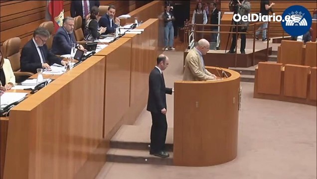 Francisco Igea hace un minuto de silencio en honor a todas las víctimas, civiles e inocentes, de un conflicto dramático