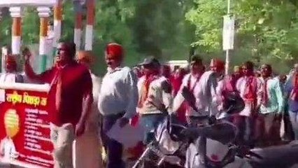 कुशीनगर: महिला आरक्षण के विरोध में राष्ट्रीय पिछड़ा वर्ग मोर्चा ने किया विरोध प्रदर्शन
