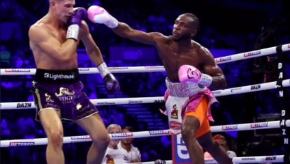 Kieron Conway acaba con Linus Udofia en 6R