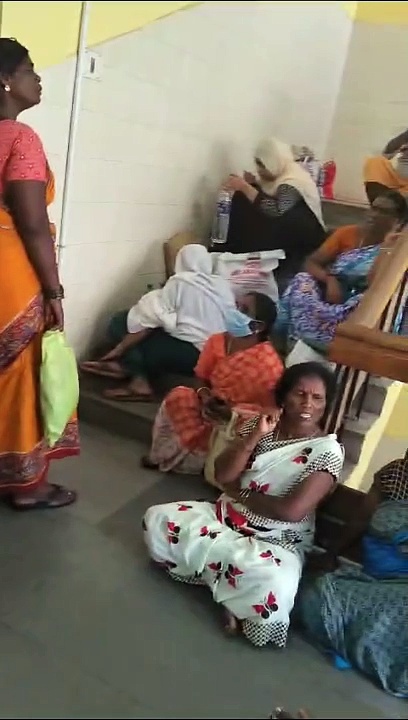 புதுவையில் நிரம்பி வழியும் அரசு மருத்துவமனை; படுக்கை இல்லாததால் தரையில் படுக்க வைக்கப்படும் நோயாளிகள்