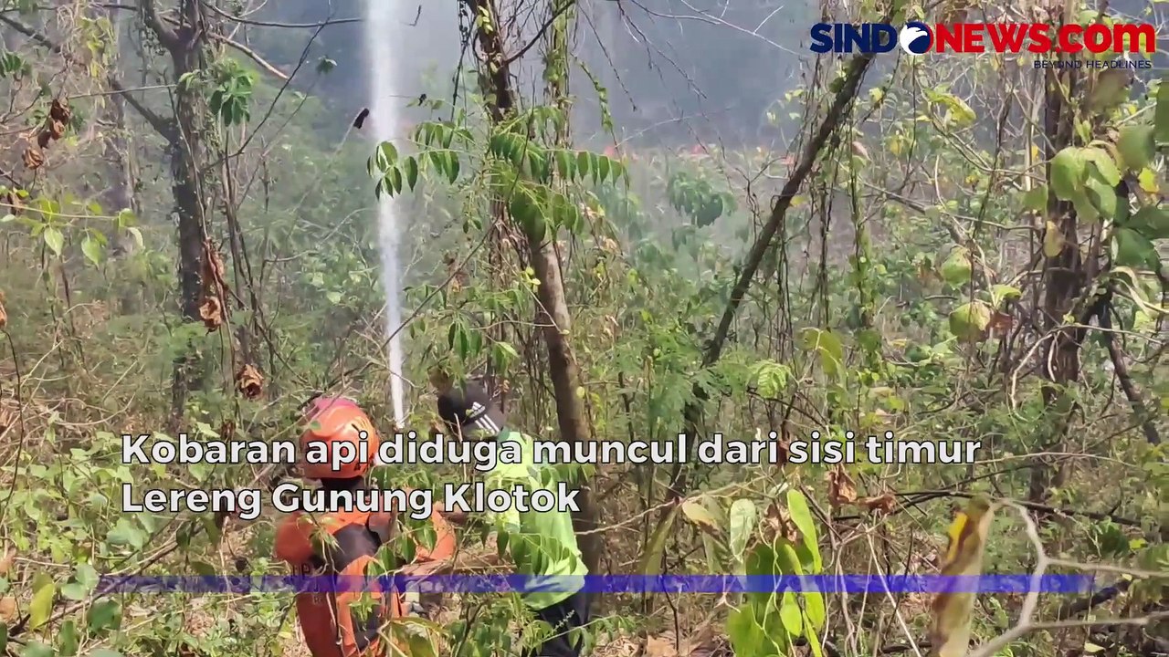 Kebakaran di Lereng Gunung Klotok Kediri, 3 Unit Mobil Damkar Dikerahkan