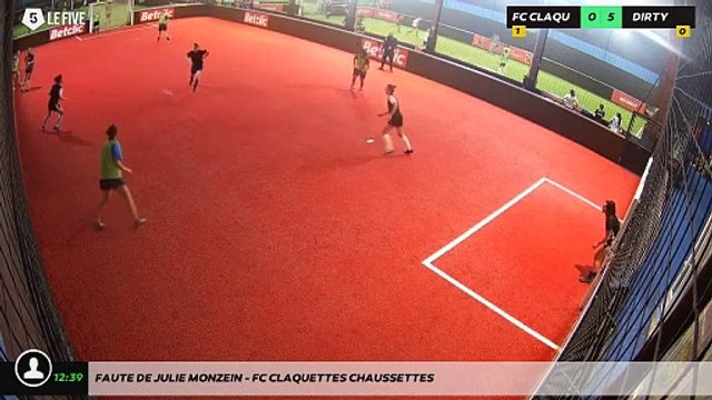 Faute de julie monzein - FC CLAQUETTES CHAUSSETTES